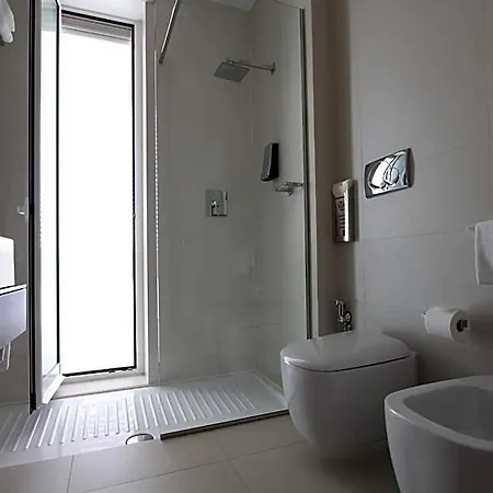 Soglow Business Class Hotel 4*